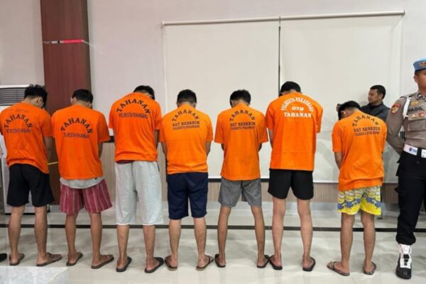 Jatanras Polda Riau Tangkap 10 Anggota Debt Collector Fighter