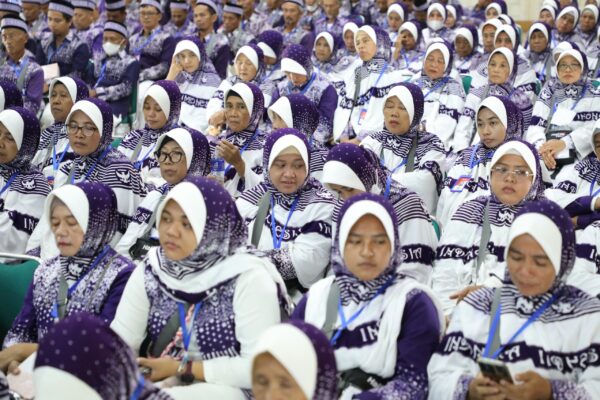 Kloter Pertama CJH Lampung 2025 Terbang ke Tanah Suci, Dapat Sangu dari Pemprov