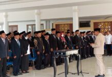 Tekankan Pelayanan dan Pembenahan Desa, Bupati Lotim Lantik Puluhan Penjabat Kades